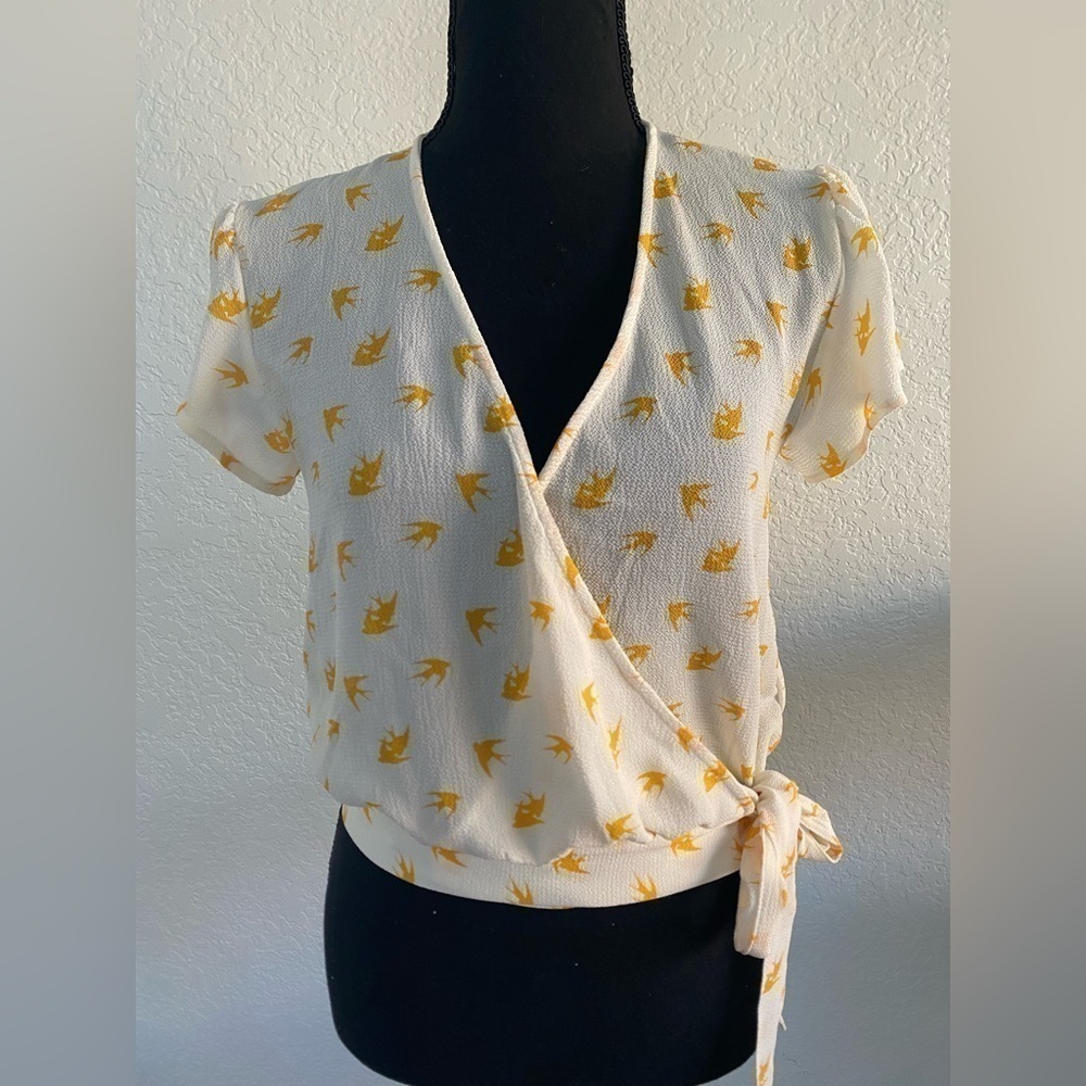 Cropped yellow and cream blouse with tie waist